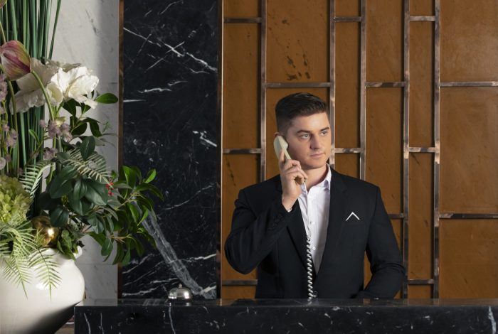 hotel-receptionist-work hotel-receptionist-work